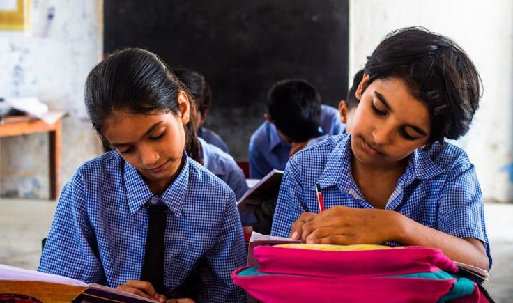 नोएडा-गाजियाबाद में मंगलवार को स्कूल रहेंगे बंद